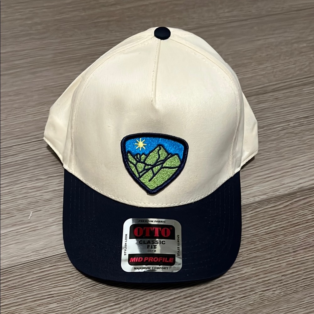 Off the grid Cream and Black Cap